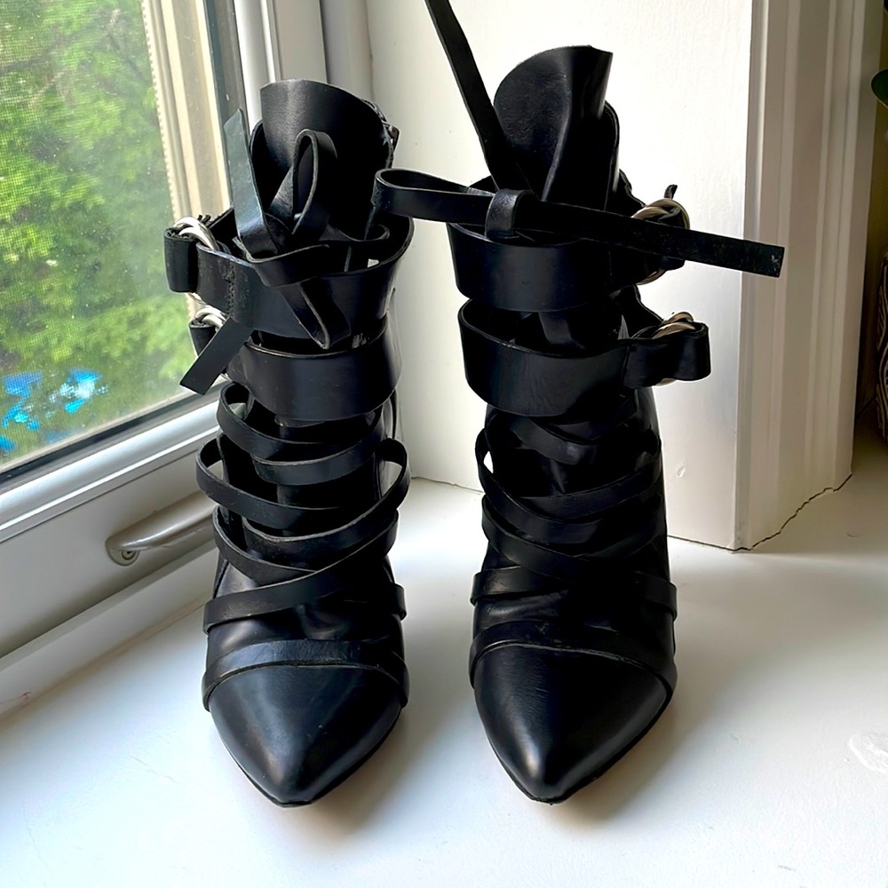 I am getting rid of all my high heels, I can’t wear them ☹️. Hope you enjoy them - Picture 2 of 5